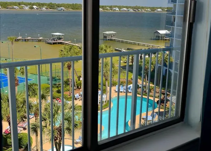 Surf & Racquet Club *