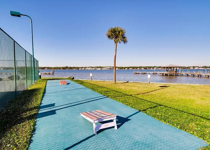 Surf & Racquet Club *
