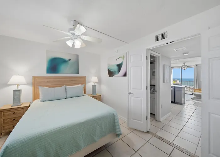 Surf & Racquet Club